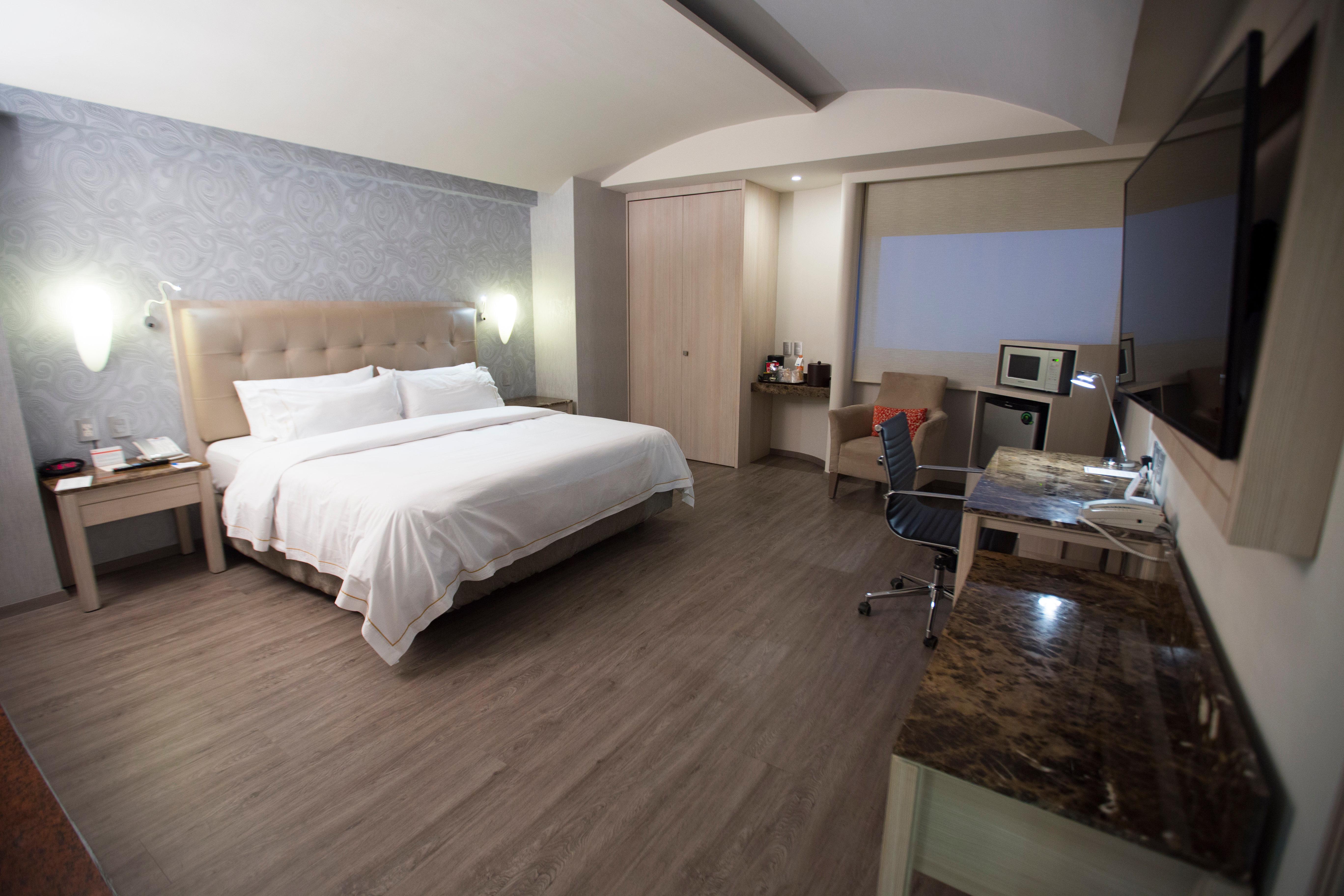 Holiday Inn Express Mexico- Toreo By Ihg Exterior photo