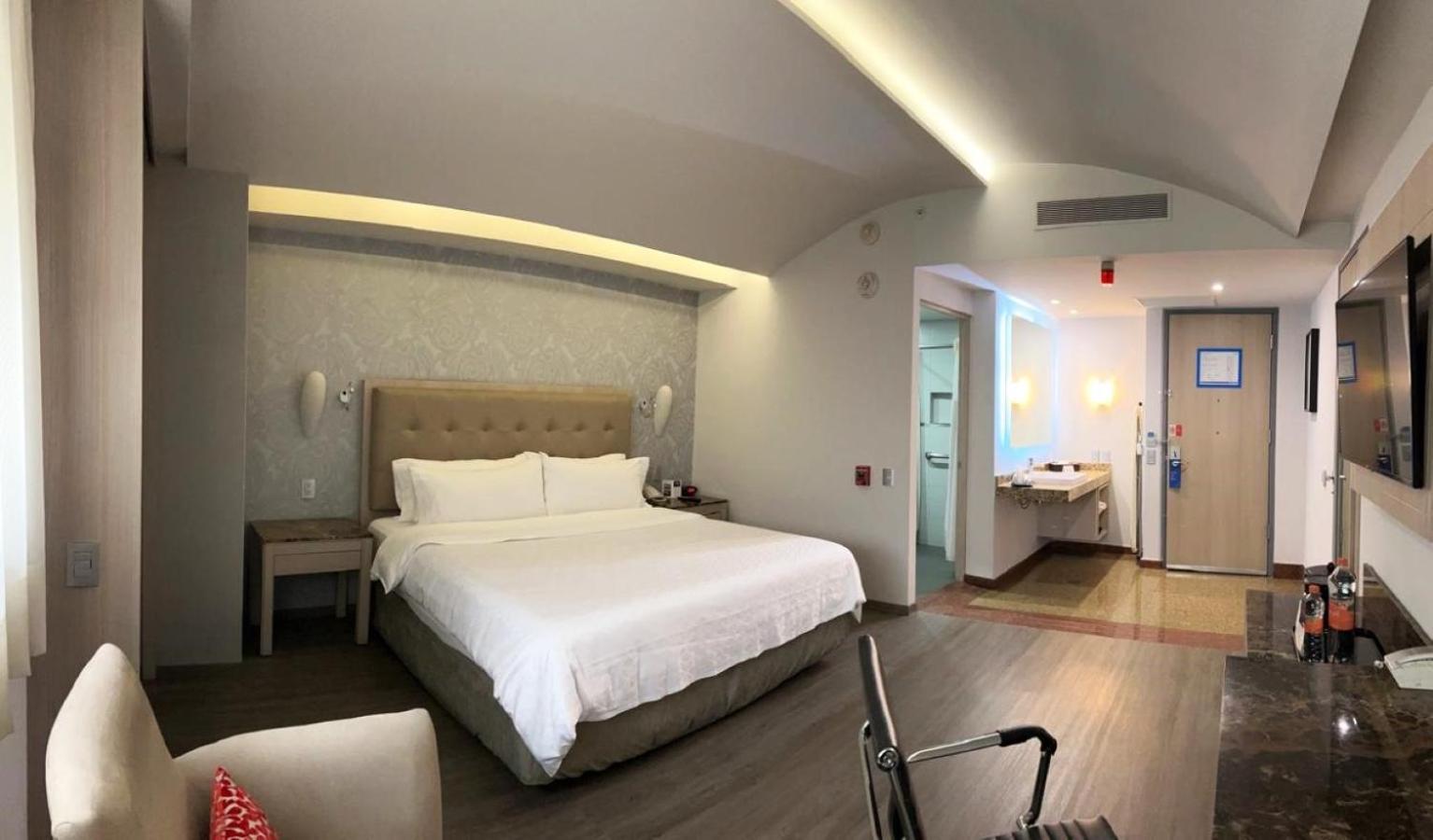 Holiday Inn Express Mexico- Toreo By Ihg Exterior photo