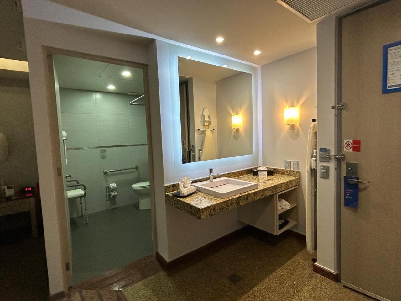 Holiday Inn Express Mexico- Toreo By Ihg Exterior photo