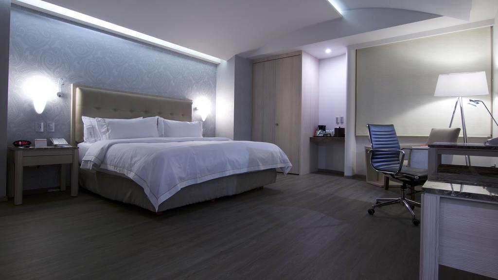 Holiday Inn Express Mexico- Toreo By Ihg Exterior photo